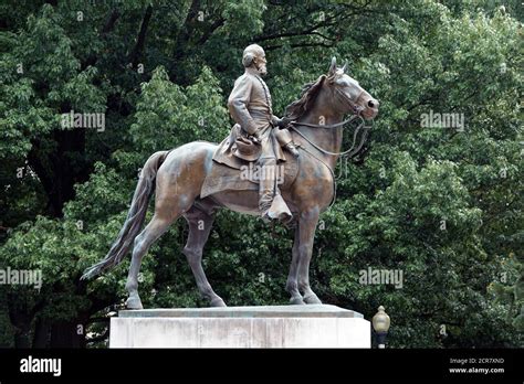 Nathan bedford forrest statue hi-res stock photography and images - Alamy