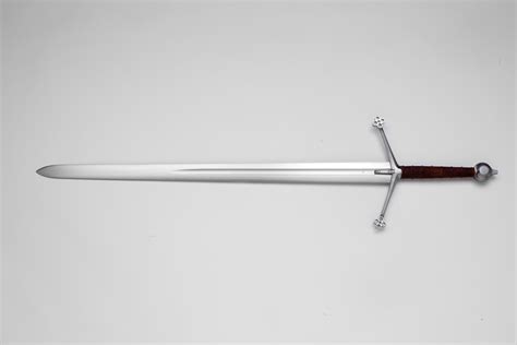 File:Albion Chieftain Medieval Sword 05 (6091895537).jpg