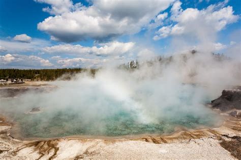 Midway Geyser Basin Boardwalk Trail - Yellowstone National Park