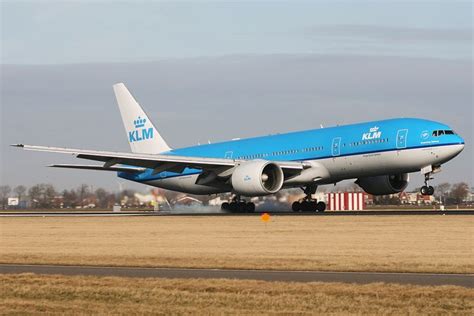 PH BQD KLM Royal Dutch Airlines Boeing 777 200ER Darjeeling Railway ...