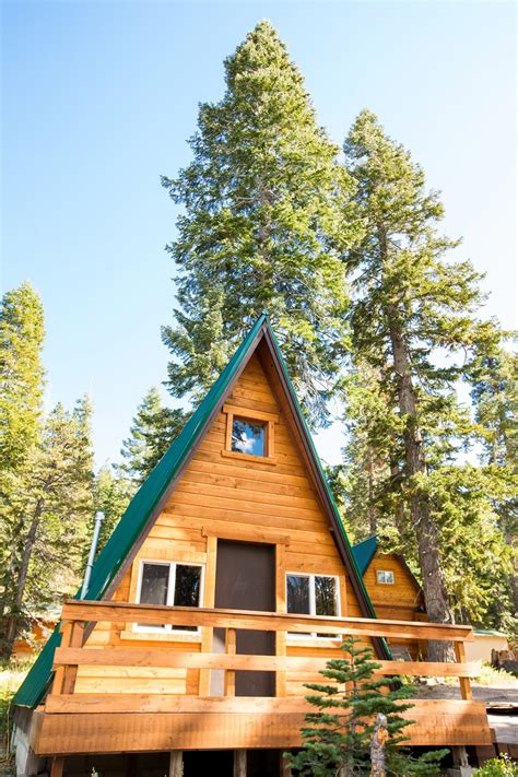 Mountain Cabins – Reds Meadow