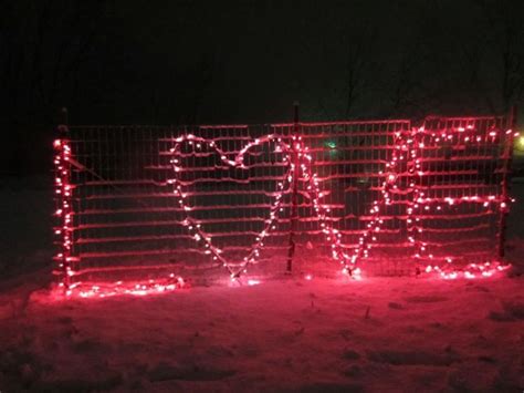 30+ Stunning Outdoor Decoration Ideas For Valentines Day - TRENDUHOME | Valentines outdoor ...