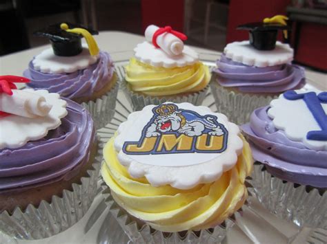 Lola's Cupcake Shoppe: James Madison University Graduation Cupcakes!