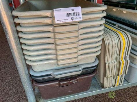 (12) Bus Tubs With Lids - Roller Auctions