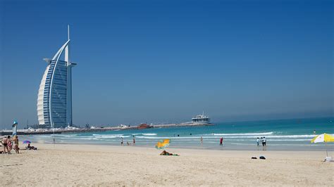 7 Fun Things to Do on Dubai’s Beautiful Beaches