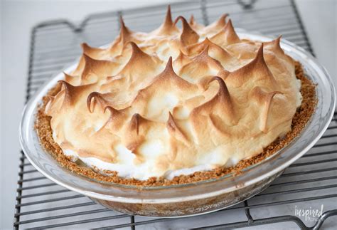 Graham Cracker Cream Pie - delicious cream pie recipe