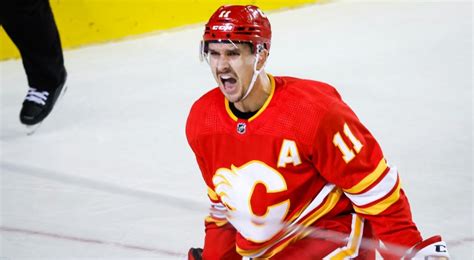 Flames sign Mikael Backlund to two-year extension