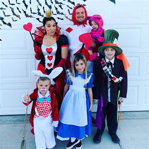 Family alice in wonderland costumes – Artofit