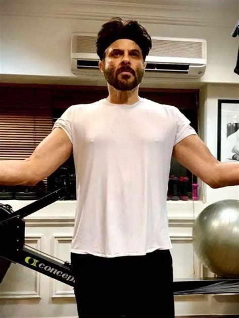 Anil Kapoor Makes Sure he Doesn’t Skip a Leg-Day at Workout | Filmfare.com