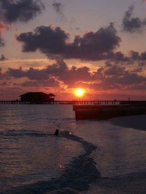 Sunset at Maldives Islands 2010 Maldives Islands, Cool Pictures, Celestial, Sunset, Nice ...