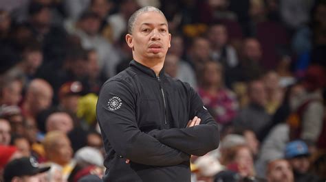 Clippers coach Tyronn Lue fined for public criticism of officials | NBA.com