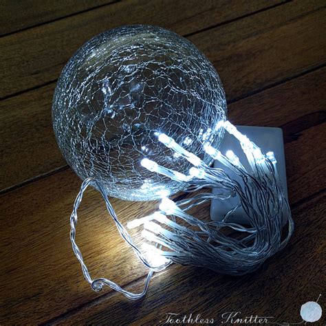 Toothless Knitter: Christmas Decoration - Fairy Lights in Glass Globes