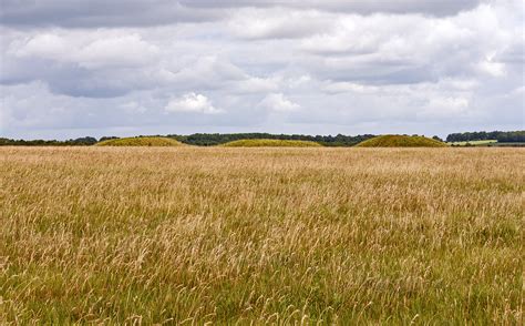 Which Is Better? Stonehenge or Avebury? • Wander Your Way