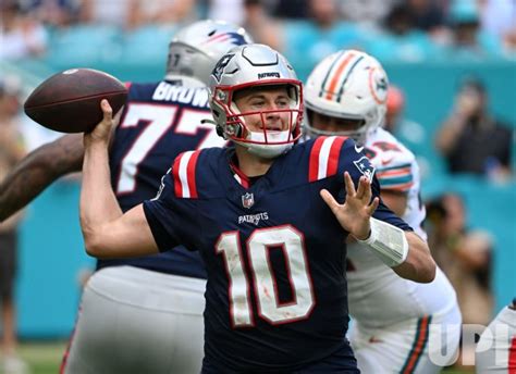 Photo: Miami Dolphins vs New England Patriots at Hard Rock Stadium in ...