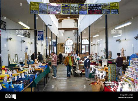 Devizes market hi-res stock photography and images - Alamy