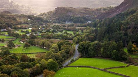 ‘Cwtch’: The hug invented by the Welsh - BBC Travel