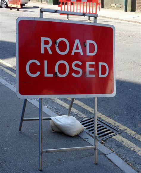 Road Closed Sign Free Stock Photo - Public Domain Pictures