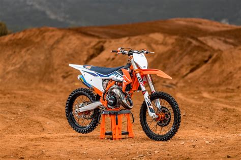 KTM SX 2022: nuova gamma Motocross, caratteristiche, informazioni