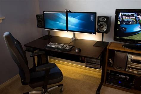 DIY PC Desk Mods: Neat Dual Dell Monitor PC Desk Setup