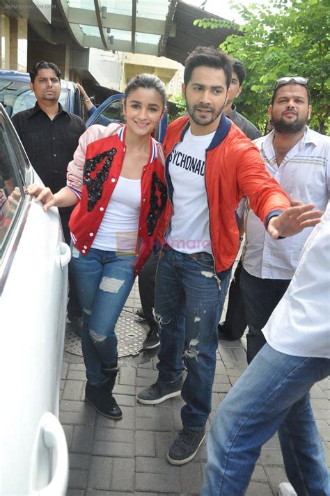 Varun Dhawan, Alia Bhatt promote Humpty Sharma Ki Dulhania in Korum ...