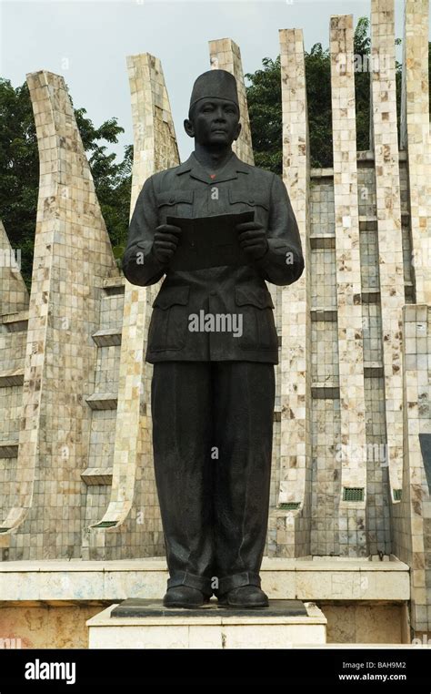 Monument to Soekarno and Hatta, Jakarta, Indonesia Stock Photo - Alamy