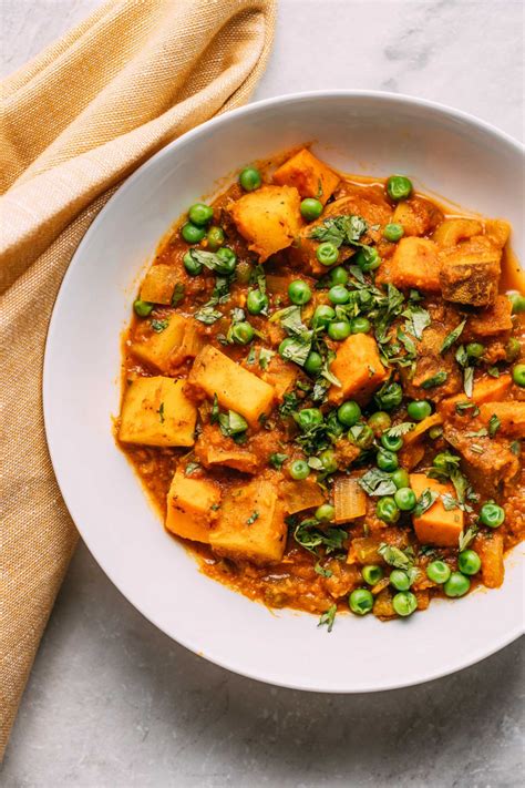 Aloo Matar — Easy Vegan Pea & Potato Curry Recipe | VEEG