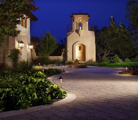 Driveway Lights Guide: Outdoor Lighting Ideas + Tips | INSTALL-IT-DIRECT