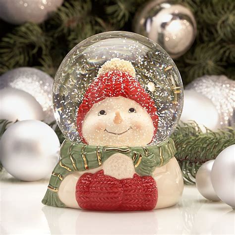 Snowmen melt my heart | Snow globes, Christmas snow globes, Snowman snow globe