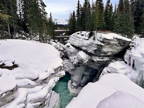 The Icefields Parkway: A Winter Guide for the Most Beautiful Drive in ...