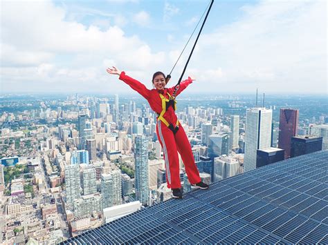 25 Fun Things to Do in Toronto (Best Activities to Do & More!)