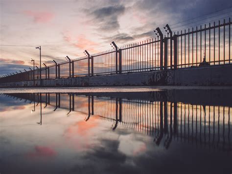 Photographer Creates Stunning Symmetric Images with Light and Reflection | HuffPost