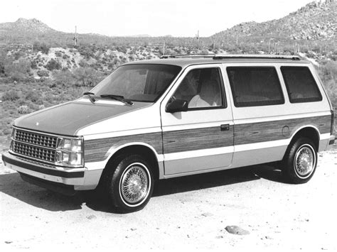 Dodge Wallpapers: Dodge Caravan (1984)