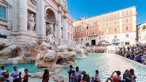 Rome city council and Church row over coins from Trevi fountain - BBC News