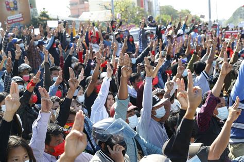 Myanmar junta cracks down on crowds defying protest ban - WTOP News