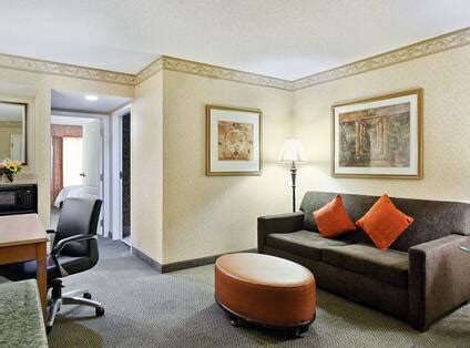 Embassy Suites by Hilton Nashville at Vanderbilt Photo Gallery