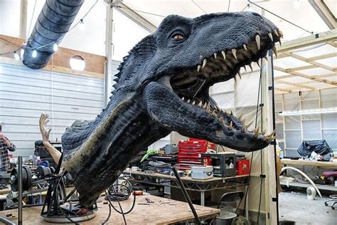 Love that they brought back those animatronics for Fallen Kingdom! # ...