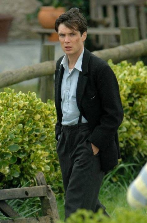 Cillian Murphy playing Damien O'Donovan in The Wind that Shakes the Barley BTS 2006 💙 | Cillian ...