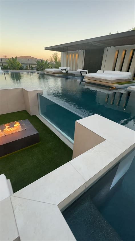 Like a Luxury Resort in Your Backyard: Tour This Modern Backyard [Video ...