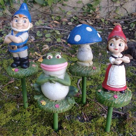 Image result for gnomeo and juliet merchandise | Gnomeo y julieta, Gnomos, Decoraciones de jardín