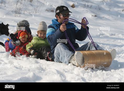 Family sled hi-res stock photography and images - Alamy