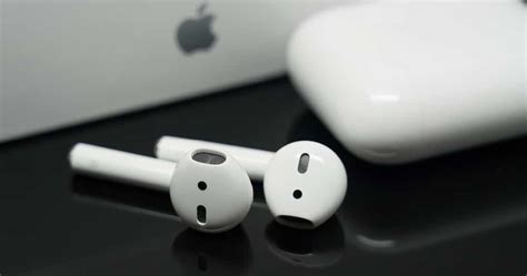 AirPods Pro Flashing White? Problems and Solutions- The Mac Observer