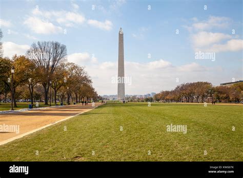 Washington dc tourist monument hi-res stock photography and images - Alamy