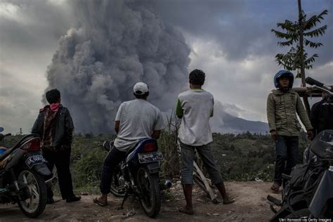 Indonesia's Erupting Volcano Looks Surreal And Terrifying | HuffPost