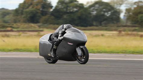 Guy Martin is at it again, aiming for 300mph on his tur... | Visordown