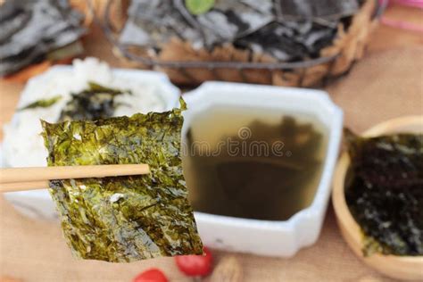 Seaweed Soup is Delicious and Dried Seaweed. Stock Photo - Image of green, seaweed: 69410646