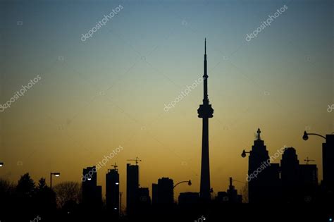 Silhouette of Toronto CN tower – Stock Editorial Photo © igorsky #8706969