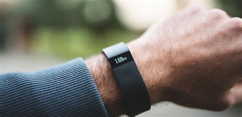 Fitbit Pros and Cons: Could a FitBit Help You Reach Your Fitness Goals?