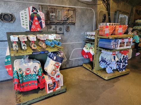 New 'Star Wars' Holiday Merchandise and Ornaments at Disneyland Resort ...