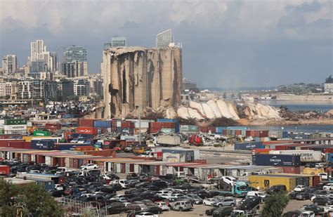 Northern part of damaged Beirut grain silos collapses | in-cyprus.com