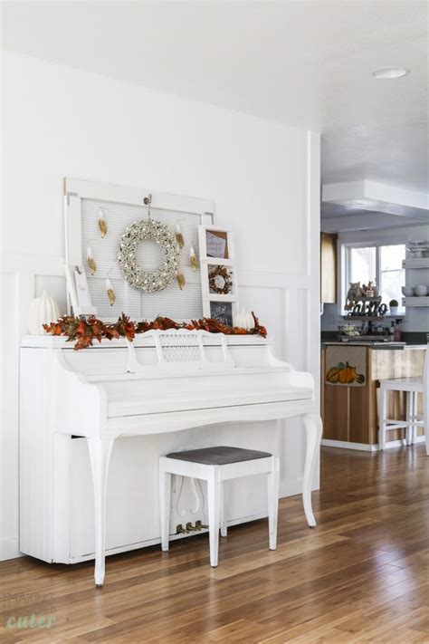 Thanksgiving Mantel Decorations You Don't Want to Miss